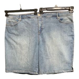 Gloria Vanderbilt All Around Slimming Bermuda Shorts 22W